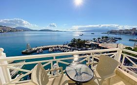 Sun N Blue Hotel